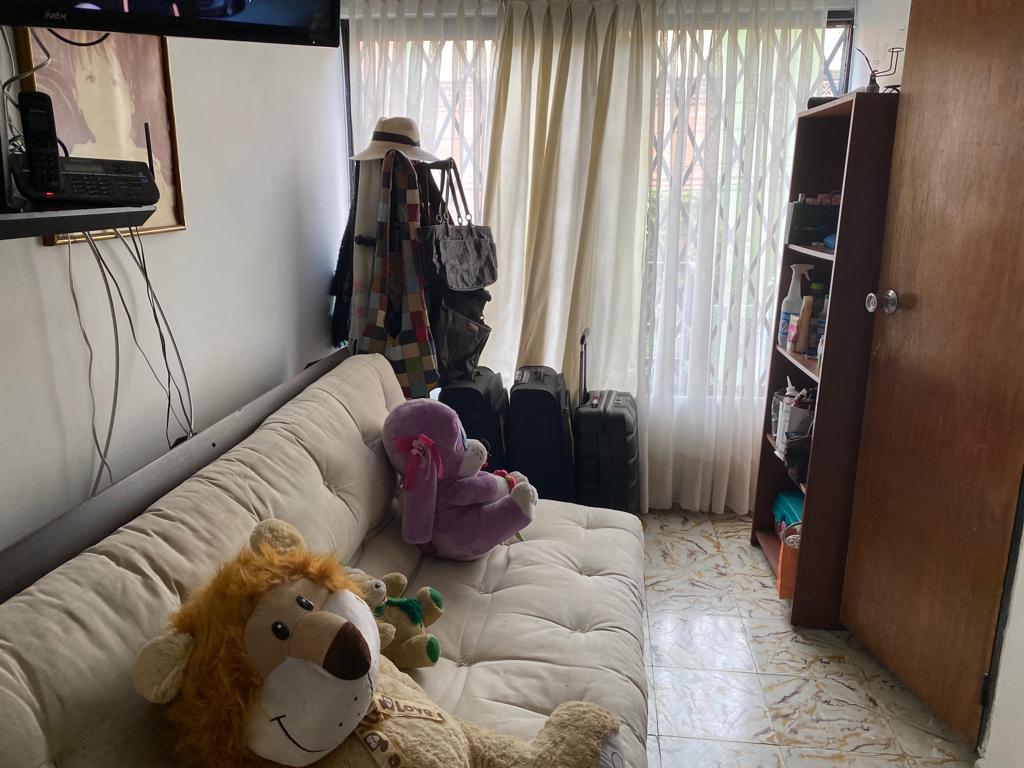 Vendo casa bifamiliar +apartaestudio en las Delicias(J.I.T)4920285