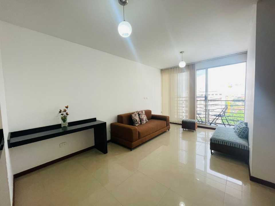 SE VENDE APARTAMENTO SECTOR HOLGUINES (L.O) wasi:5029305