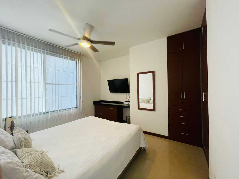 SE VENDE APARTAMENTO SECTOR HOLGUINES (L.O) wasi:5029305