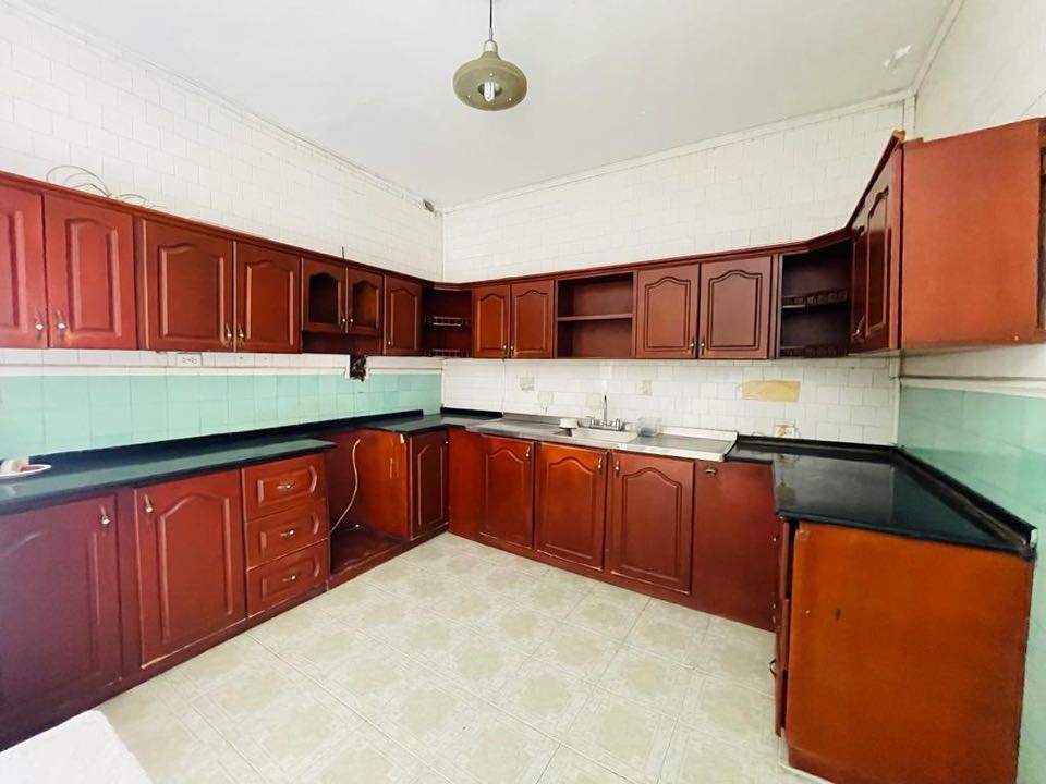 SE VENDE AMPLIA CASA EN MIRAFLORES LO WASI 6476969