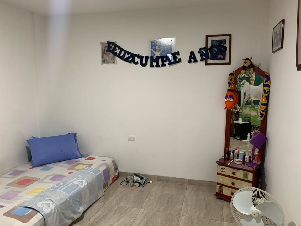 SE VENDE CASA 3 PISOS REMODELADA EL JARDIN (KD)CW4961059