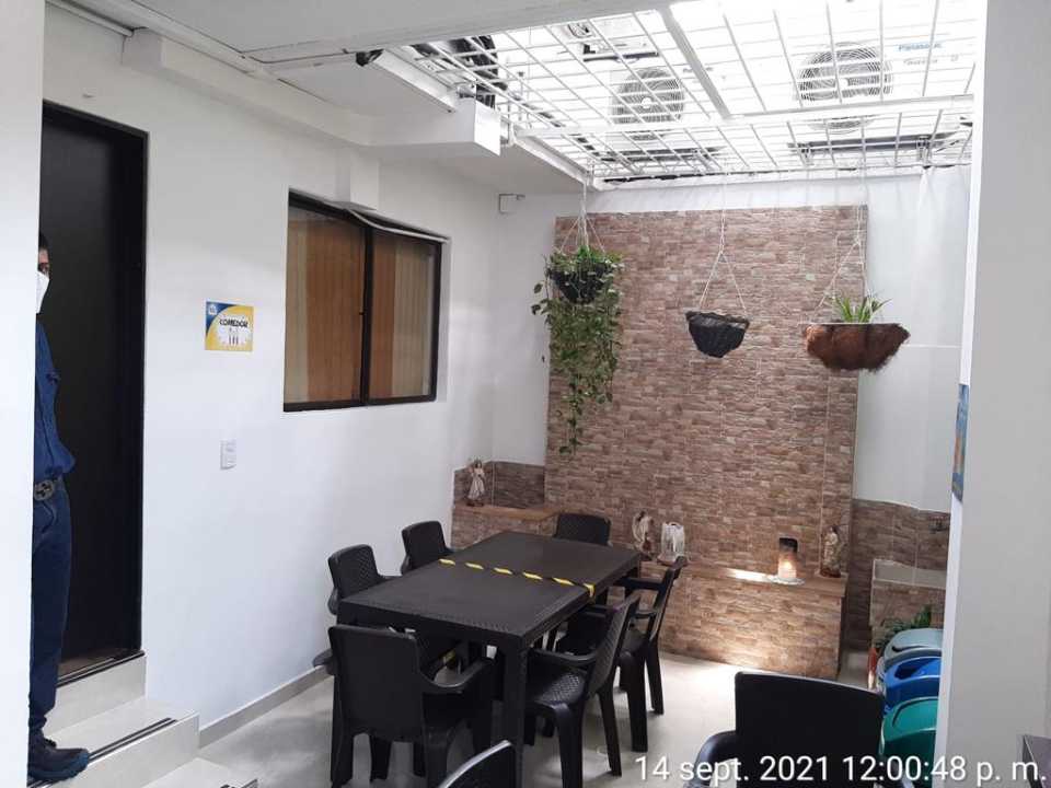 VENDO BODEGA 3 PLANTAS GRANDE MUNICIPAL CALI.W5510601(L.M.G.)