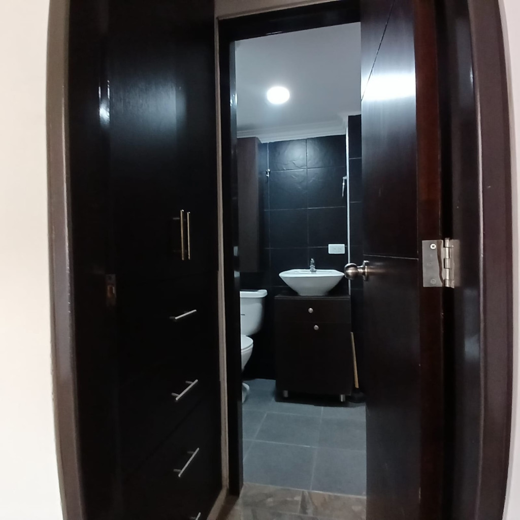 VENDO APARTAMENTO 5to PISO, OLIMPICO, CALI W9355595 JE